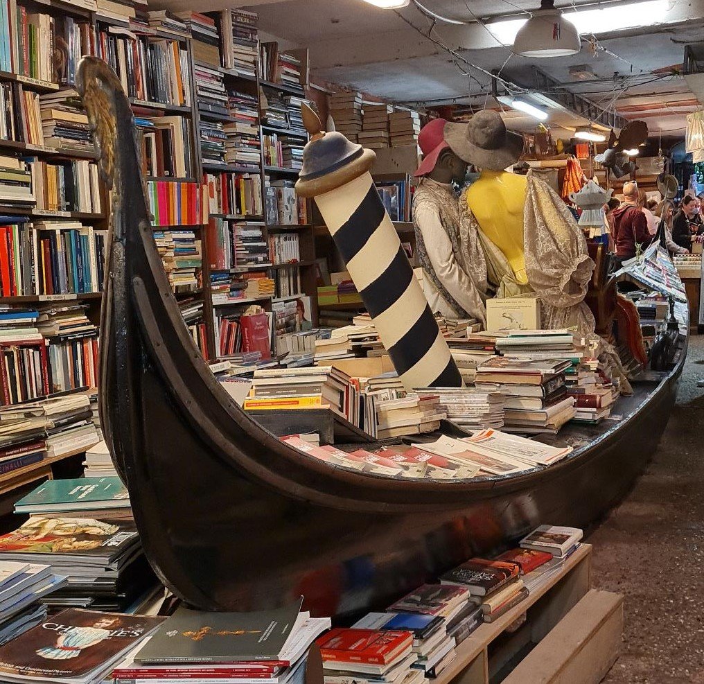 Libreria acqua Alta - cose da fare a Venezia gratis 